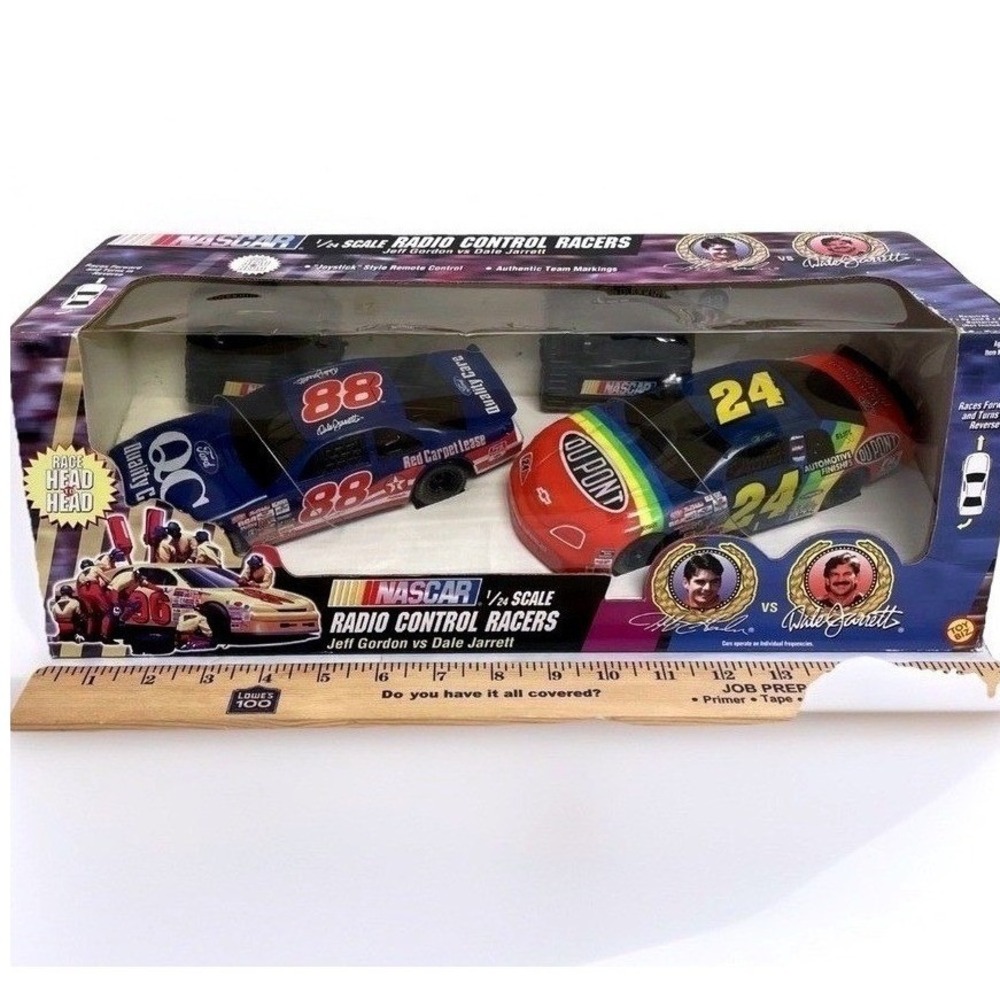 Vintage 1997 NASCAR 1/24 Toy Biz RC Racers Jeff Gordon vs Dale Jarrett 57090